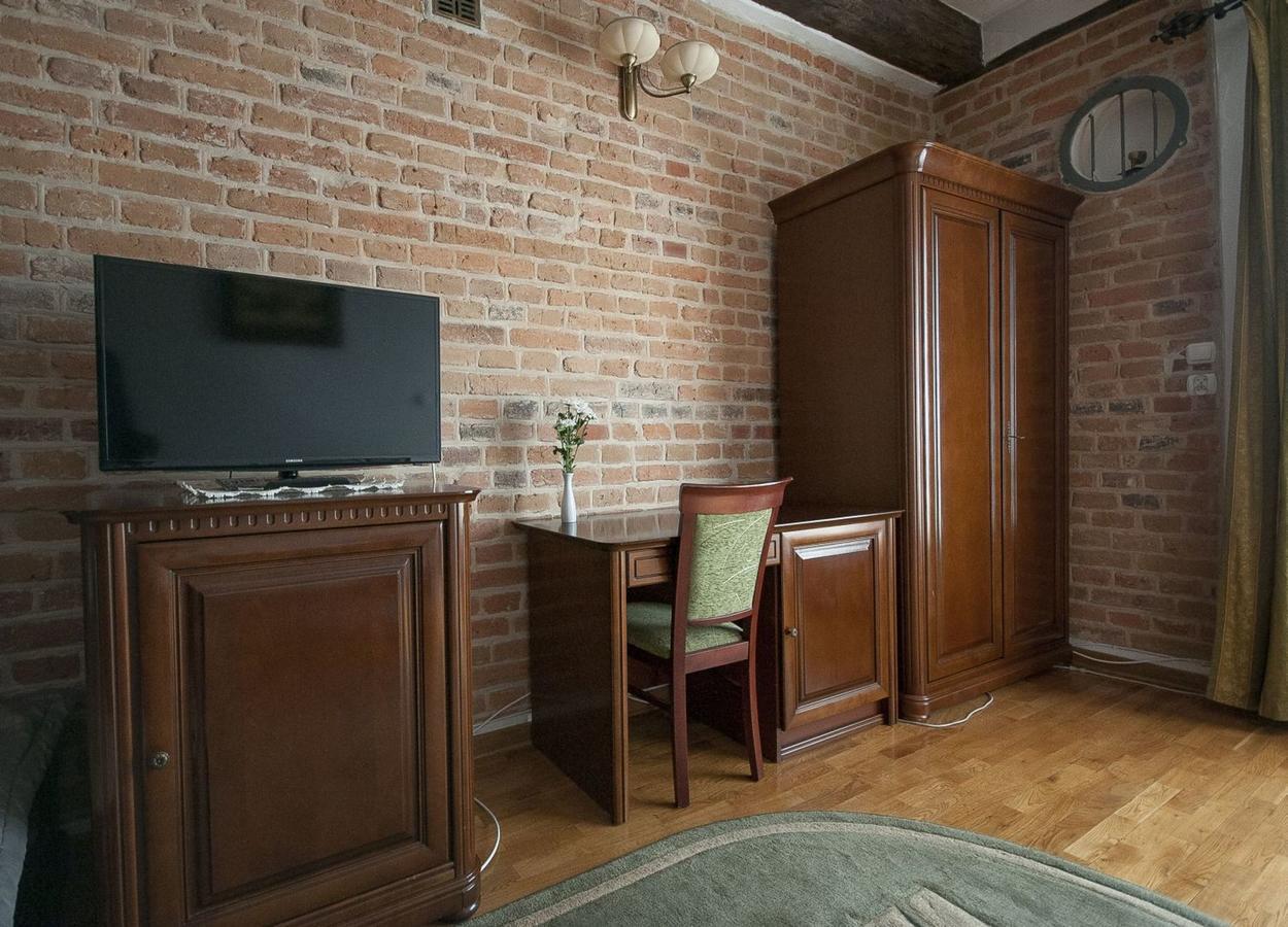 Hotel Restauracja Pod Parowozem Островец-Свентокшиский Экстерьер фото