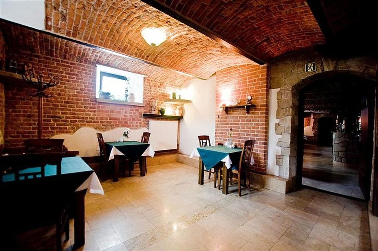 Hotel Restauracja Pod Parowozem Островец-Свентокшиский Экстерьер фото