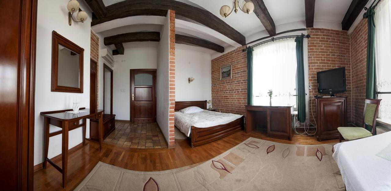 Hotel Restauracja Pod Parowozem Островец-Свентокшиский Экстерьер фото